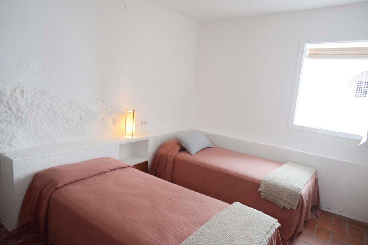 Cozy Townhouse in Cadaqués by Coderch Milá - Villa Kültér fotó